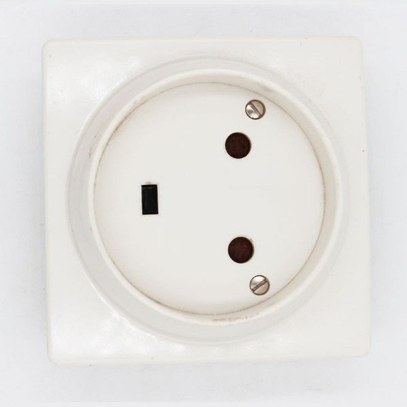 Socleeclips 2P+T 32A