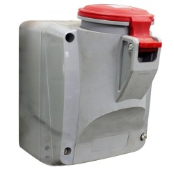 Socle saillie P17 3P+T-32A (ex55377)