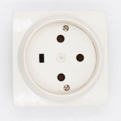 Socleeclips 3P+T 32A