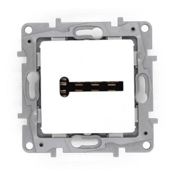 Niloe prise téléphone*