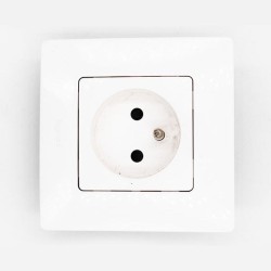 Prise 2p+t connex sans outil