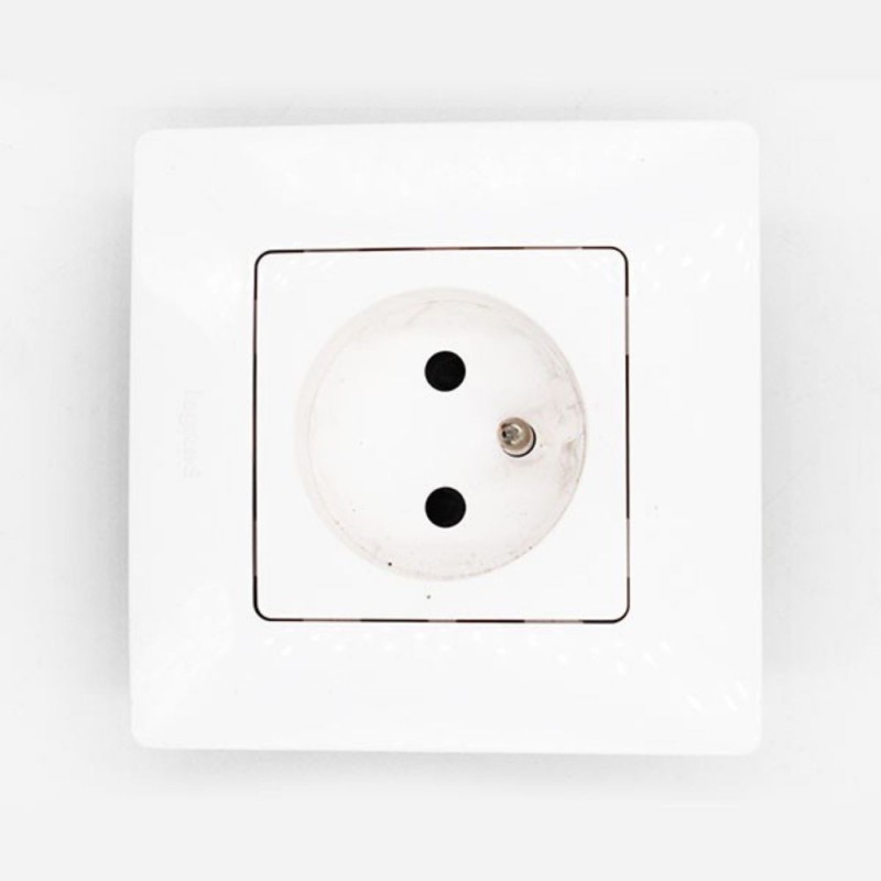 Prise 2p+t connex sans outil