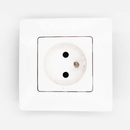 Prise 2p+t connex sans outil