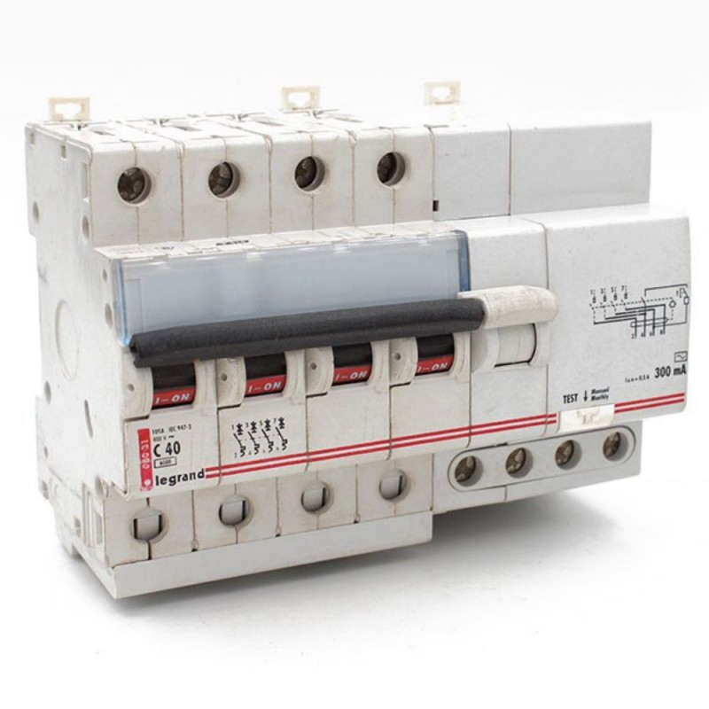 Disjoncteur différentiel monobloc 4P 40A 300mA DX3
