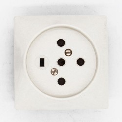 Socleà encastrer20A 3p+n+t*