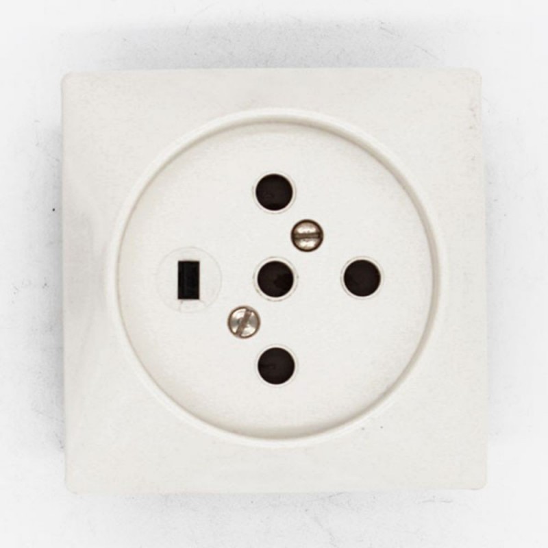 Socleà encastrer20A 3p+n+t*