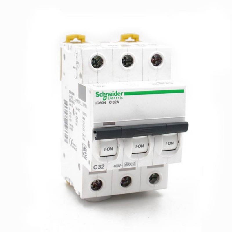 Disjoncteur iC60N TRI 32A courbe C*