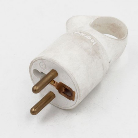 Fiche mâle 2P+T à anneau blanc 16 A