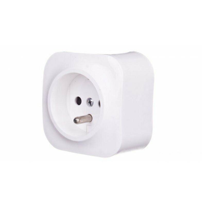 Prise de courant 2P+T avec volets pour la protection enfant