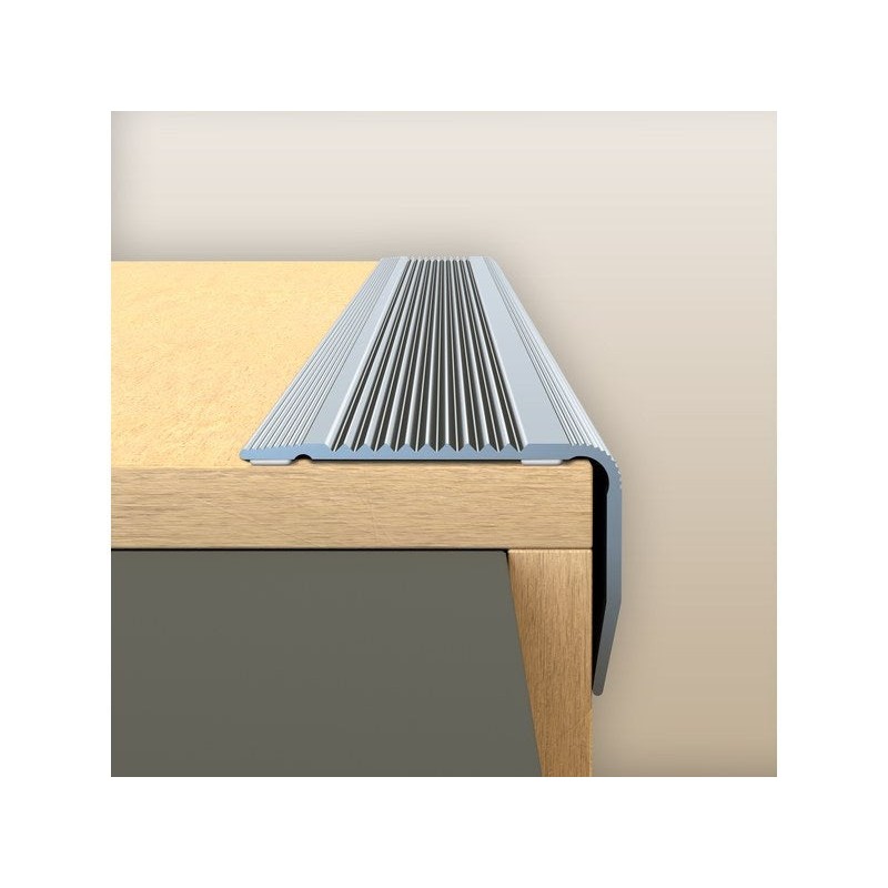 Nez de marche adhésive ou à  visser